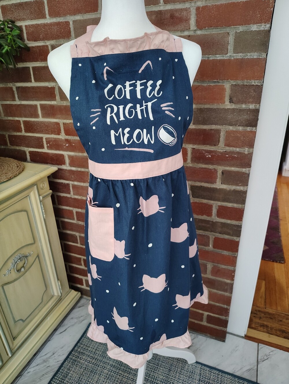 Pantry Brand "Coffee Right Meow" full-length kitchen apron OS